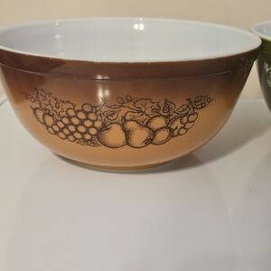 Pyrex 2.5 Vintage Brown 403 Old Orchard Fruit  Design Mixing Bowl